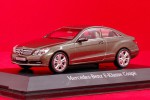 Mercedes-Benz E-Klasse Coupe (beige)