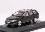 Volkswagen Passat Variant (deep black)